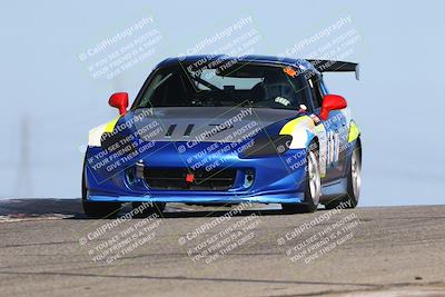 media/Oct-26-2025-CalClub SCCA (Sun) [[8ce1e69566]]/Group 2/Grapevine/